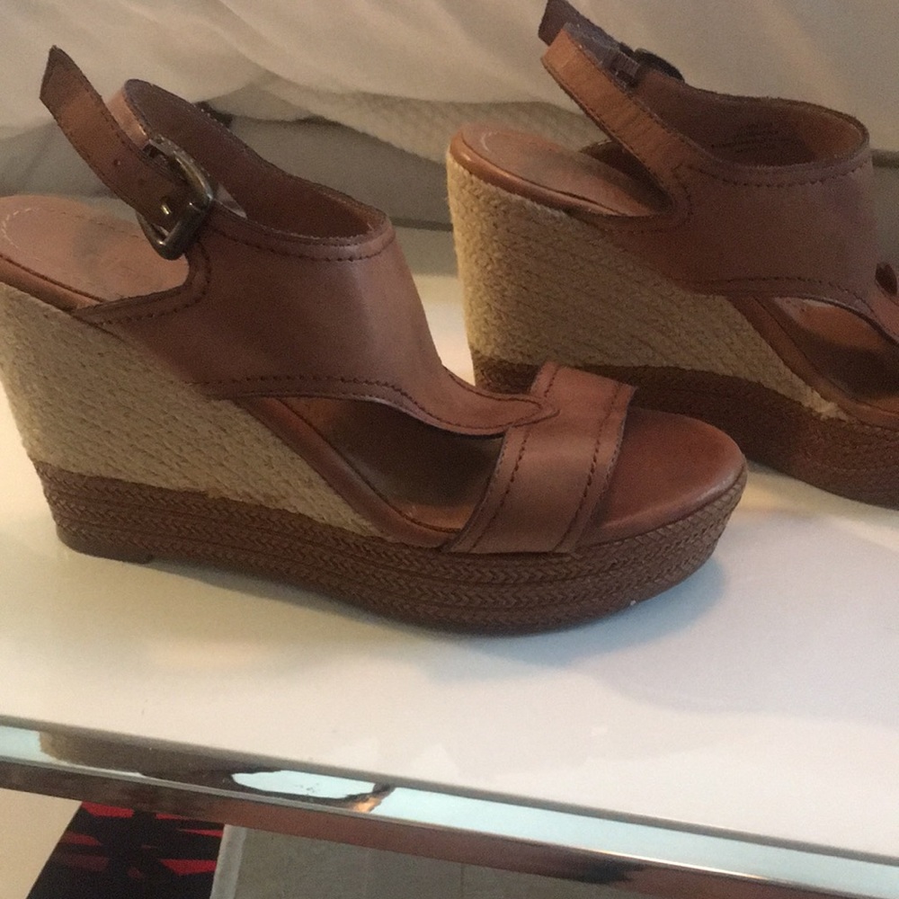 Shoes - Picture 2 of 5